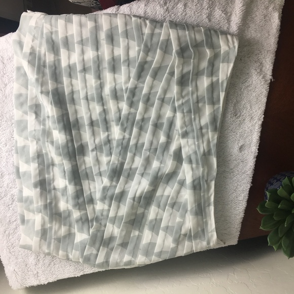 Armani Exchange Chevron Mini Skirt - Picture 3 of 5